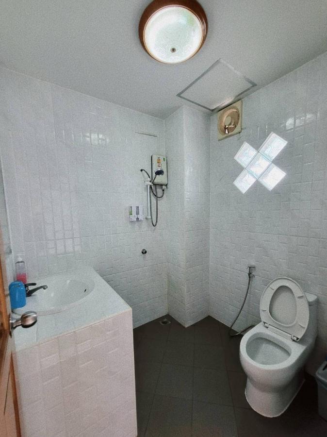 Marin House Pattaya Apartamento Exterior foto