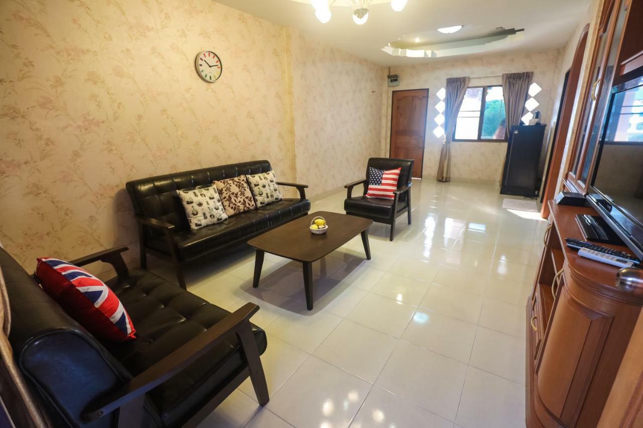 Marin House Pattaya Apartamento Exterior foto