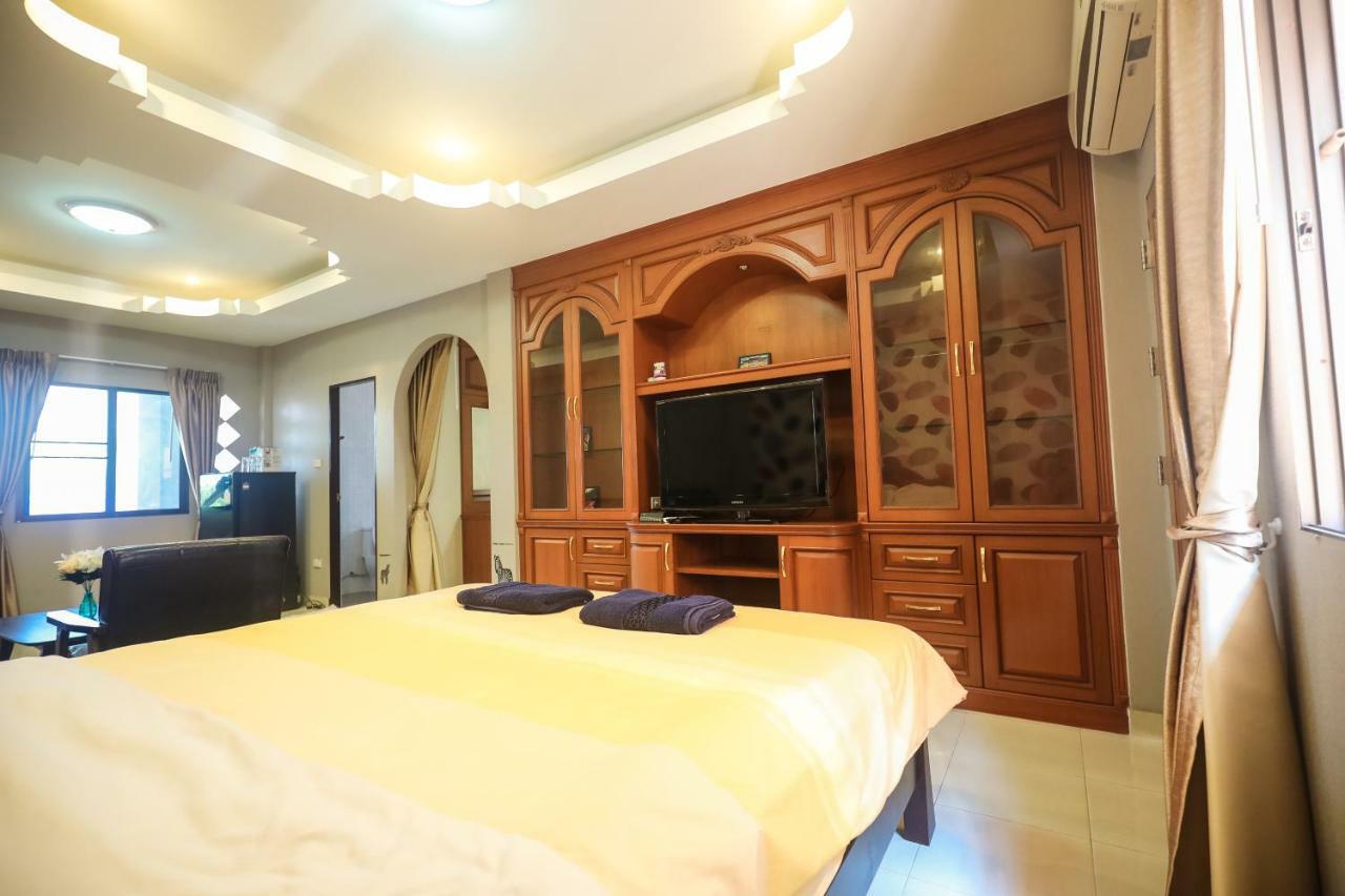 Marin House Pattaya Apartamento Exterior foto